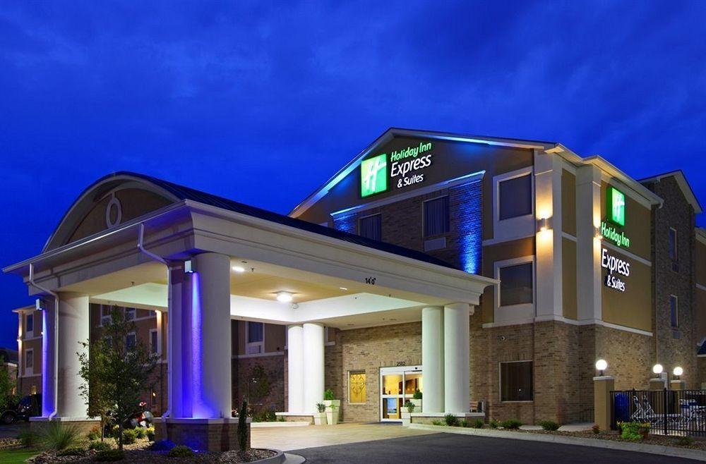 Holiday Inn Express Sidney By Ihg Exteriör bild